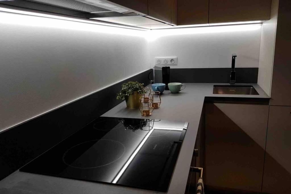 Appartement 2 Chambres Refait A Neuf, Climatise, A 2 Min De La Mer Nice Eksteriør bilde