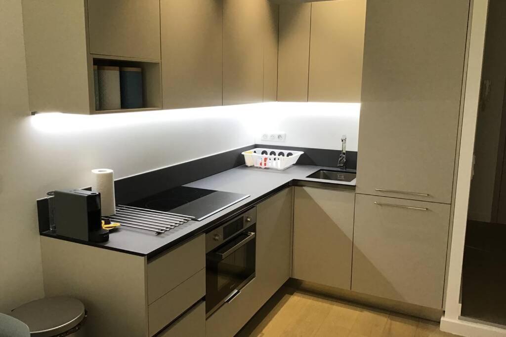 Appartement 2 Chambres Refait A Neuf, Climatise, A 2 Min De La Mer Nice Eksteriør bilde